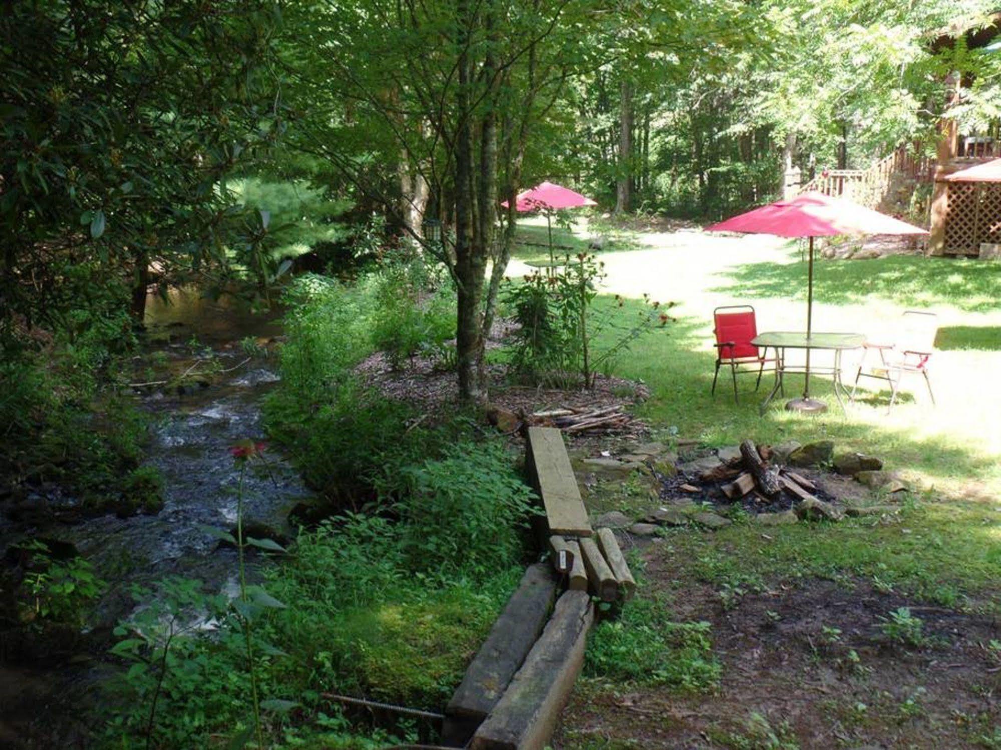 Creekside Paradise Bed And Breakfast Robbinsville Esterno foto